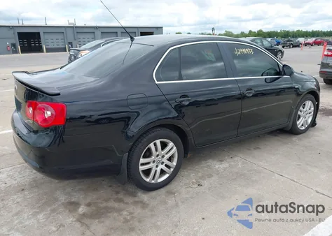 2007 Volkswagen Jetta Wolfsburg Edition z USA, uszkodzony, nr VIN 3VWEF71K57M138294